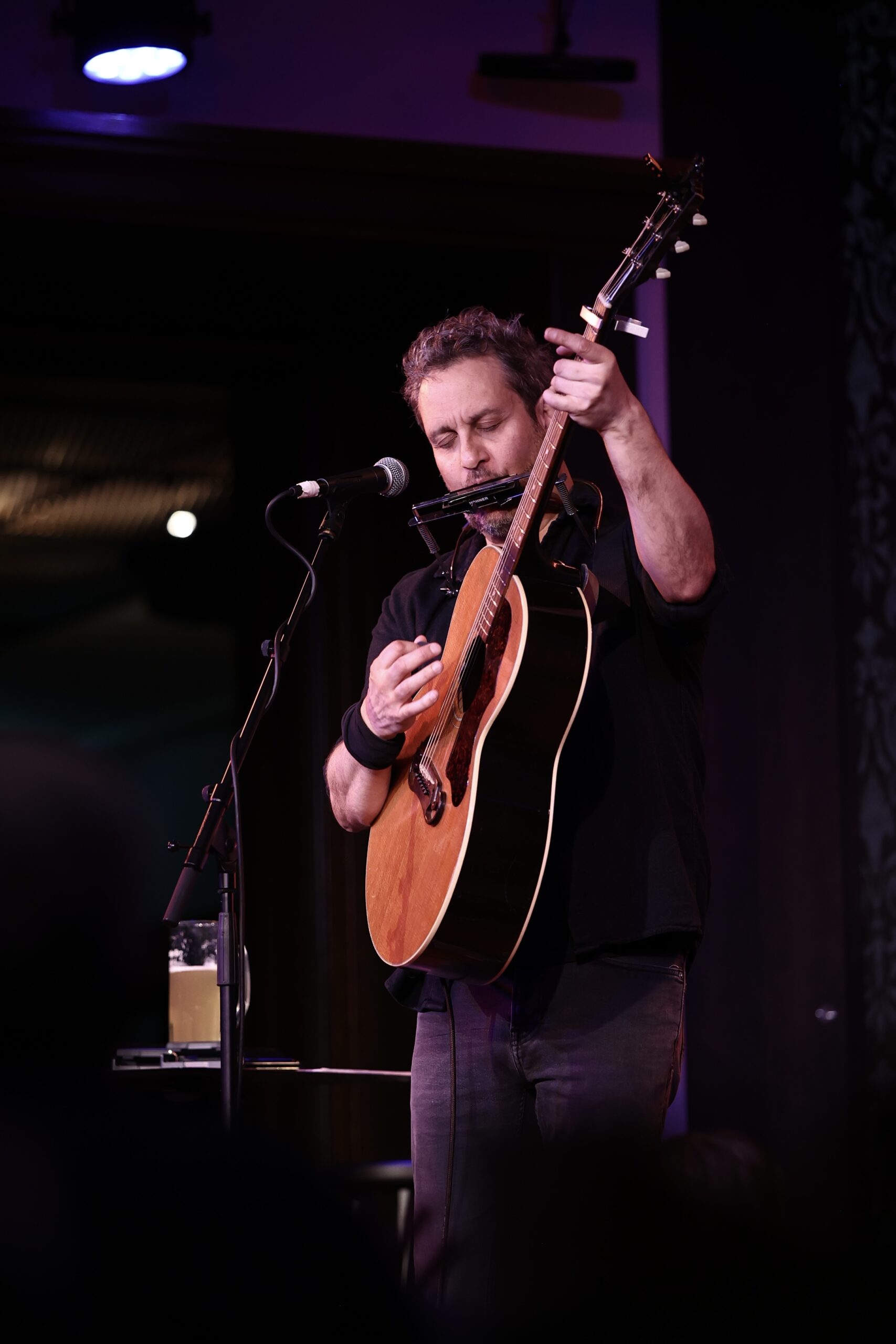 Persfoto Reto Burrell live scaled